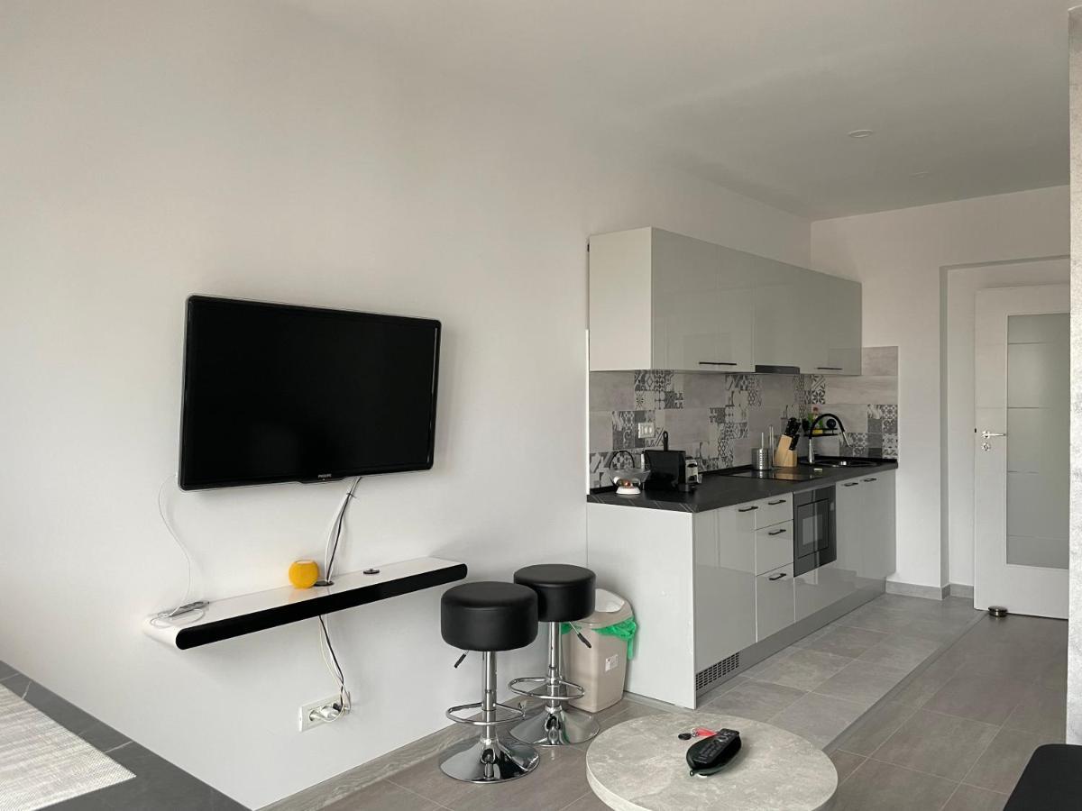 Beautiful Penthouse Lakeview W18 Bucharest